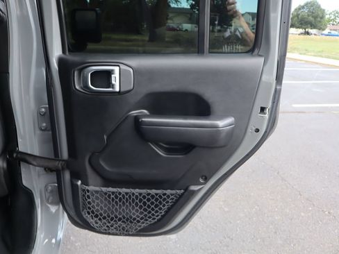 Used 2019 Jeep Wrangler Unlimited Sport S AWD/4WD image 25