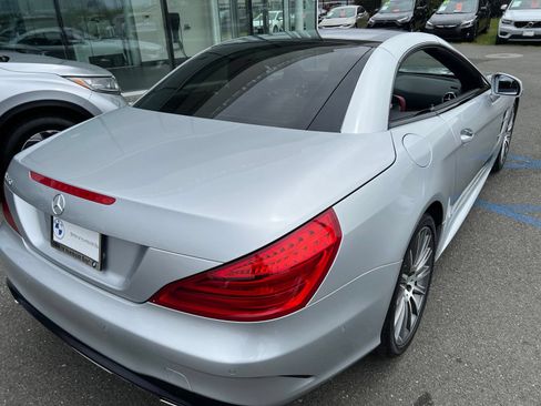 Used 2019 Mercedes-Benz SL 550 image 12