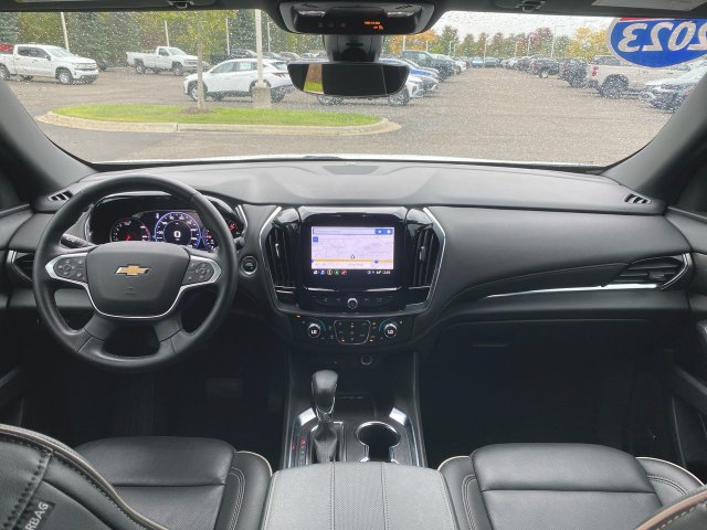 Used 2023 Chevrolet Traverse Premier FWD image 20