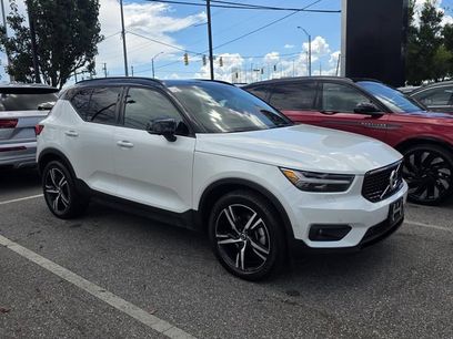 Used 2019 Volvo XC40 T4 R-Design