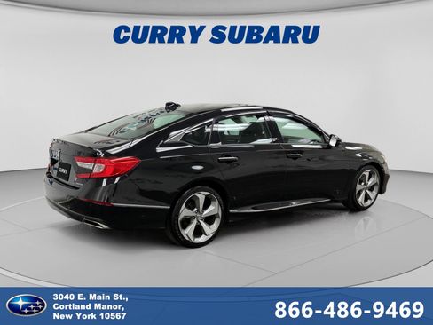 Used 2018 Honda Accord Touring image 5
