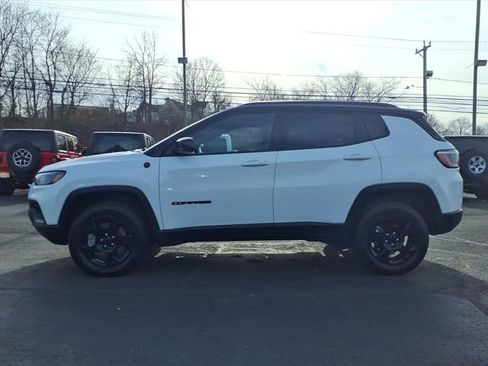 Used 2024 Jeep Compass Trailhawk image 6
