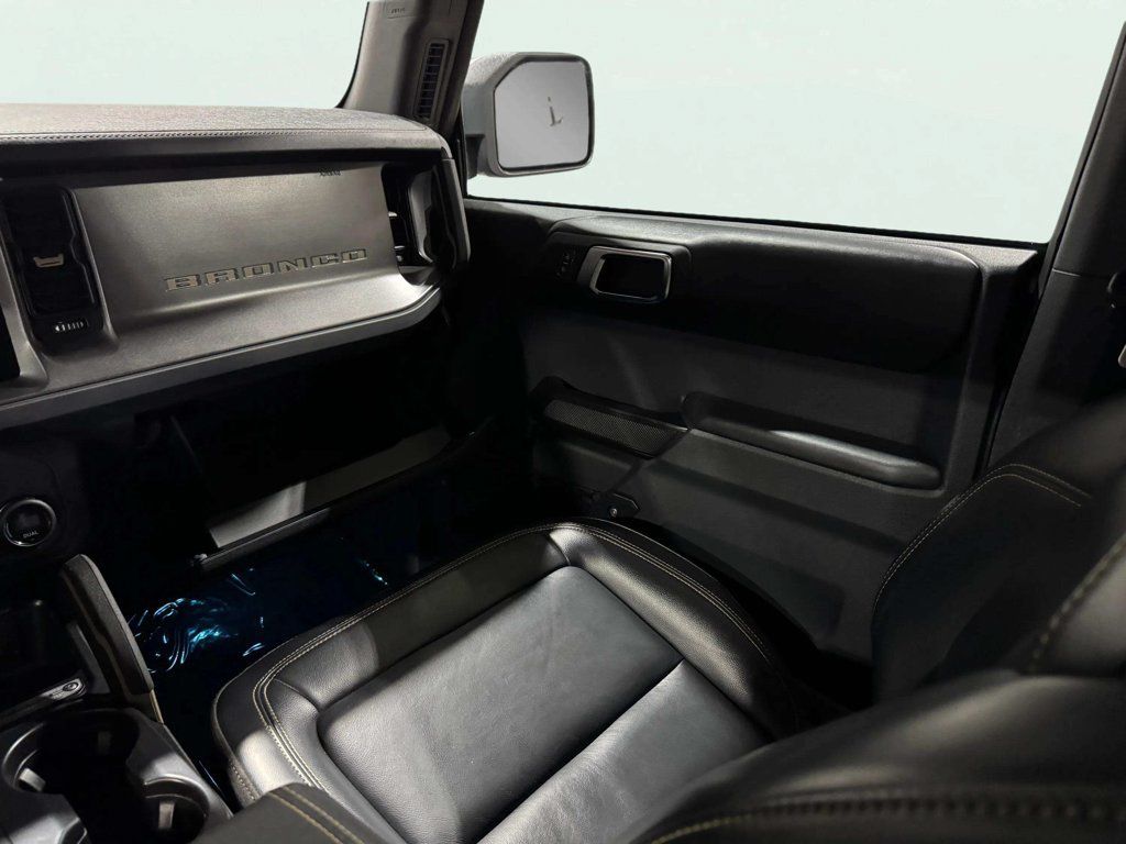 Used 2025 Ford Bronco Badlands AWD/4WD image 11