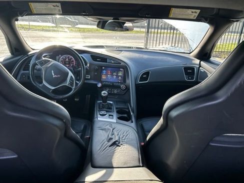 Used 2019 Chevrolet Corvette Stingray Coupe w/ 1LT RWD image 8