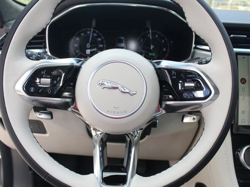 New 2026 Jaguar F-PACE R-Dynamic S image 17