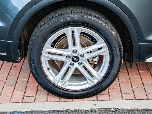 Certified 2023 Audi Q5 e Premium w/ Convenience Package image 9