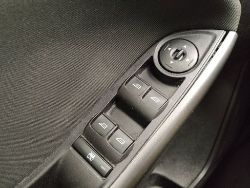 Used 2015 Ford Focus SE w/ Equipment Group 201A FWD image 27