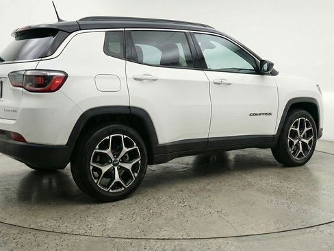 Used 2025 Jeep Compass Limited AWD/4WD image 9