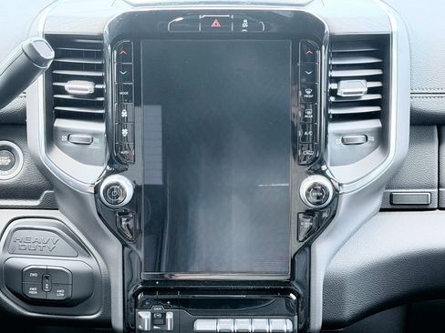 Used 2026 RAM 2500 Laramie AWD/4WD image 18