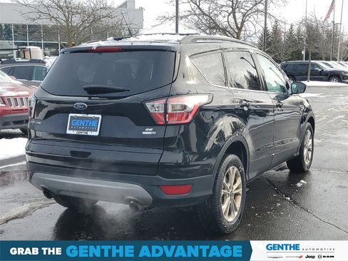 Used 2017 Ford Escape SE w/ Equipment Group 201A image 4