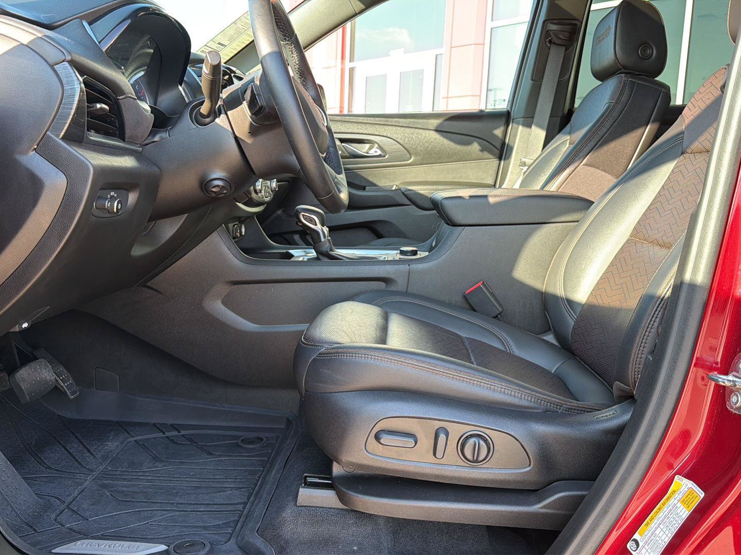 Used 2023 Chevrolet Traverse High Country AWD/4WD image 19