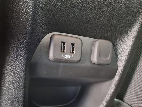 Used 2021 GMC Canyon Denali image 28