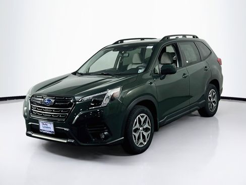 Used 2024 Subaru Forester Premium AWD/4WD image 1