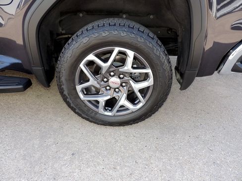 Certified 2023 GMC Sierra 1500 SLT RWD image 9