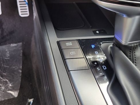 Used 2025 Hyundai Elantra Sport image 26