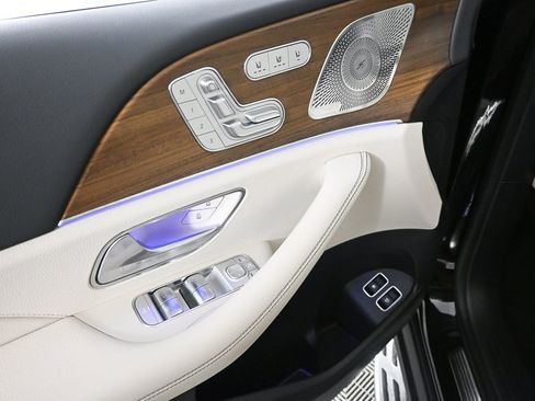 Certified 2025 Mercedes-Benz GLE 450e 4MATIC image 8