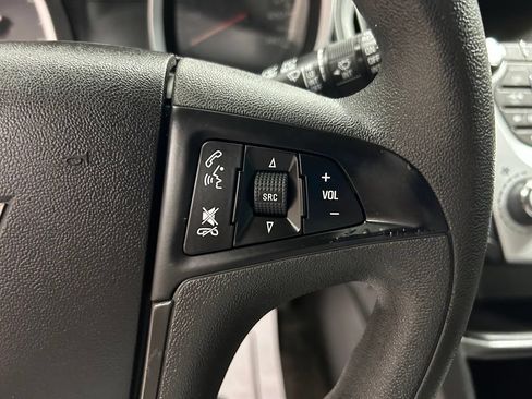 Used 2017 Chevrolet Equinox LS FWD image 11