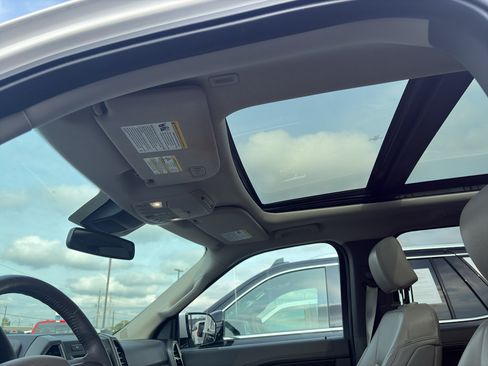 Used 2019 Ford Expedition XLT w/ Equipment Group 202A RWD image 10