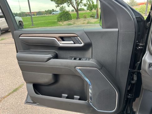 Used 2025 Chevrolet Silverado 1500 LT AWD/4WD image 19