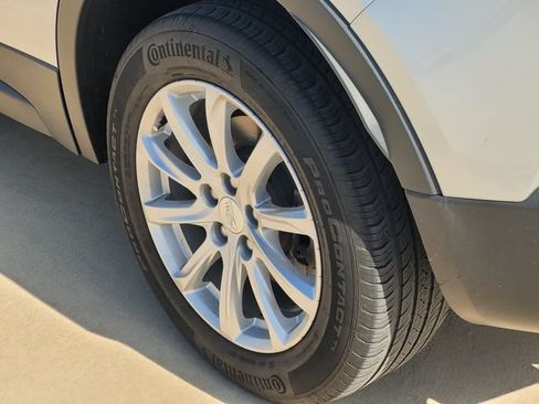 Used 2021 Cadillac XT4 Luxury FWD image 7