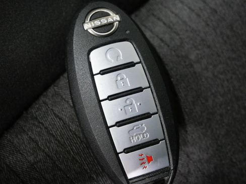 Used 2025 Nissan Altima 2.5 SV FWD image 25