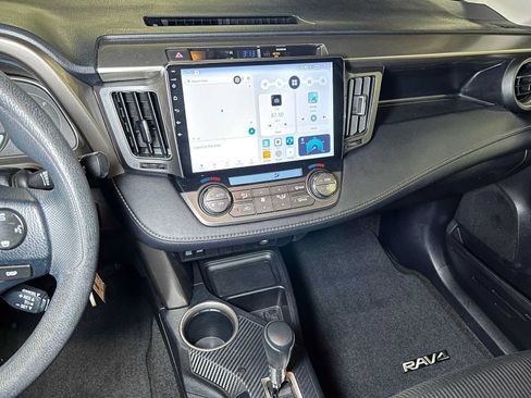 Used 2014 Toyota RAV4 XLE AWD/4WD image 30