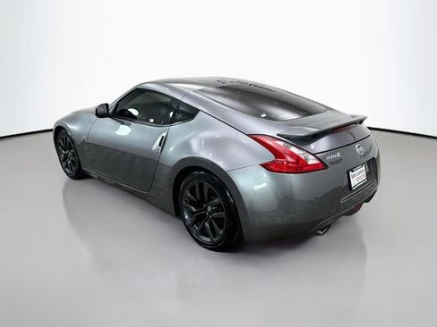Used 2017 Nissan 370Z Touring RWD image 5