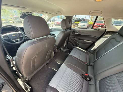 Used 2025 Chevrolet Trax LT w/ LT Convenience Package FWD image 25
