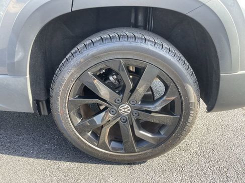 Used 2022 Volkswagen Taos SE w/ IQ.Drive SE Package FWD image 7