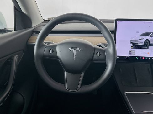 Used 2022 Tesla Model Y Long Range AWD/4WD image 16