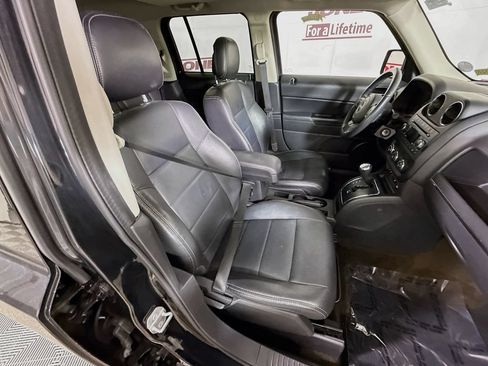 Used 2016 Jeep Patriot High Altitude FWD image 27