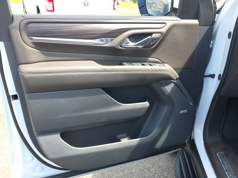 Used 2023 GMC Yukon XL Denali RWD image 11