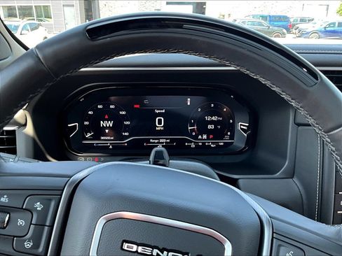 Used 2024 GMC Yukon Denali Ultimate AWD/4WD image 15