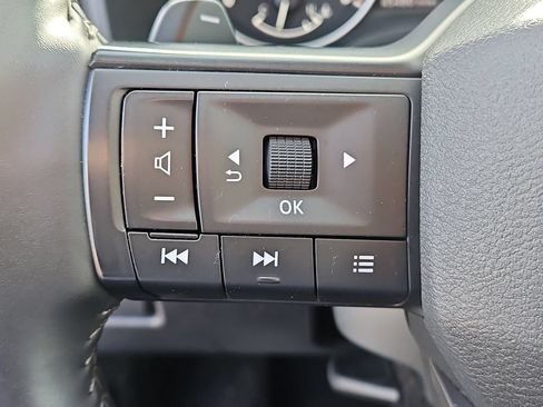 Used 2025 Nissan Rogue SV AWD/4WD image 25