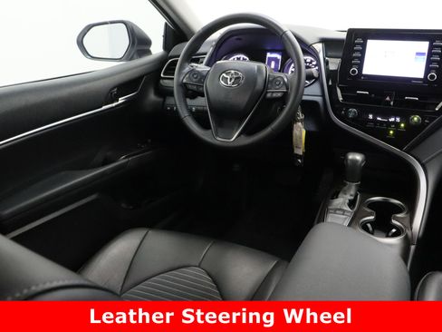 Used 2024 Toyota Camry SE image 28