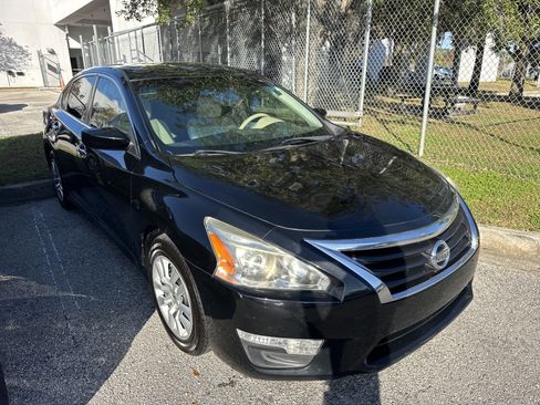 Used 2014 Nissan Altima 2.5 S image 2