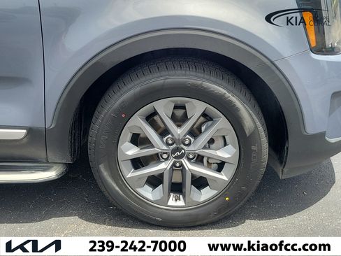 Certified 2024 Kia Telluride LX FWD image 7