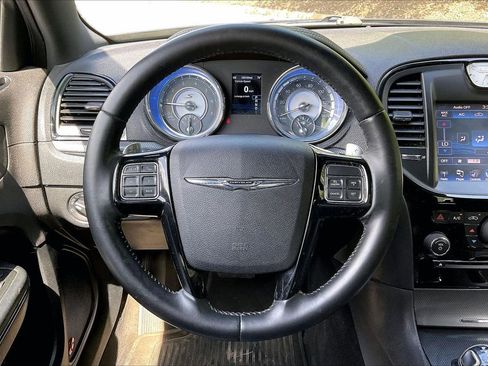 Used 2014 Chrysler 300 S RWD image 10