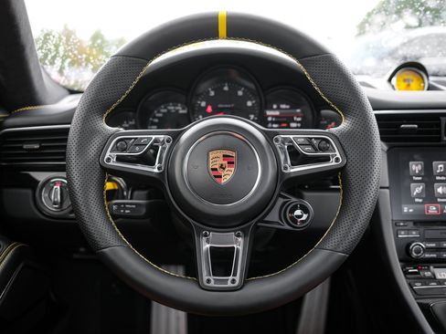 Used 2018 Porsche 911 Carrera T RWD image 22