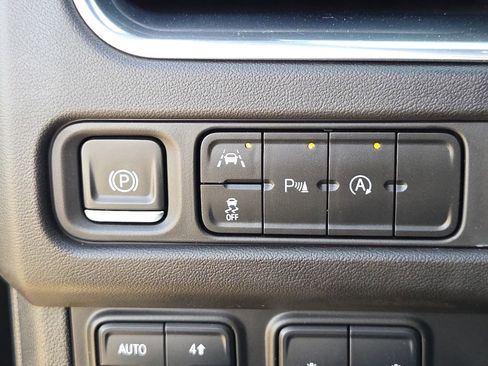 Used 2023 Chevrolet Tahoe LT image 24