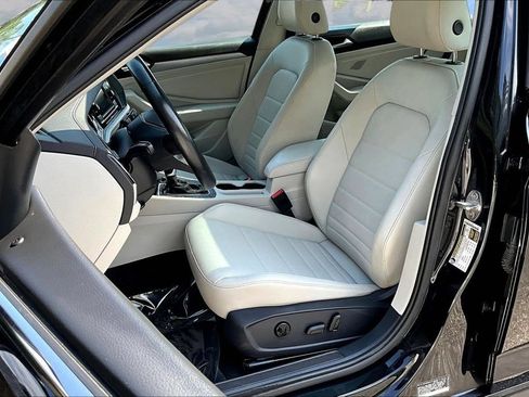 Used 2023 Volkswagen Jetta SE FWD image 22