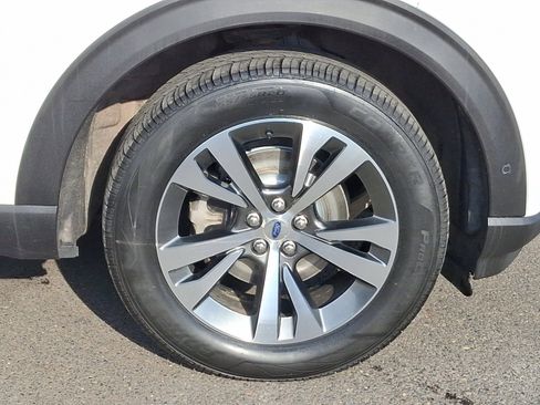 Used 2020 Ford Explorer Platinum w/ Premium Technology Package image 8