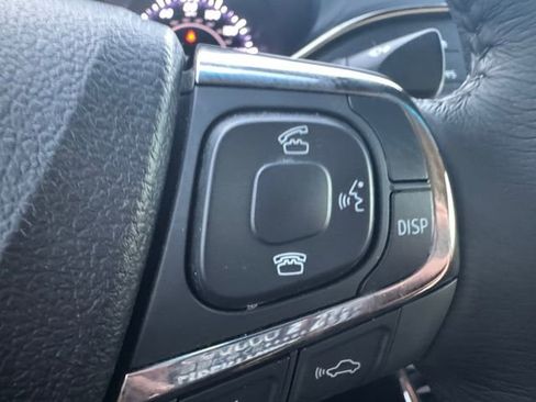 Used 2018 Toyota Avalon XLE Premium image 8