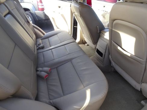 Used 2009 Kia Sorento LX image 17