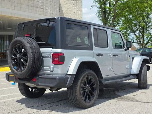 Used 2023 Jeep Wrangler Unlimited Sahara AWD/4WD image 15