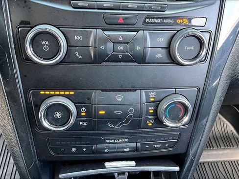 Used 2019 Ford Explorer XLT FWD image 15