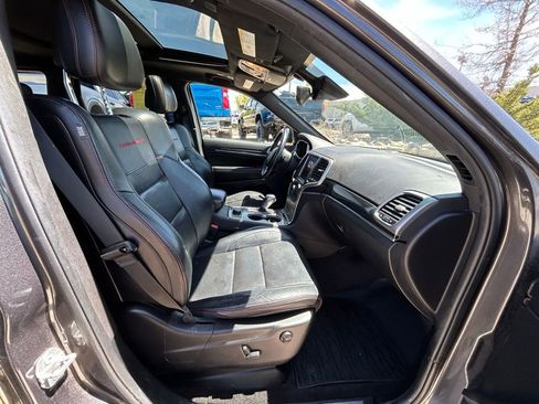 Used 2018 Jeep Grand Cherokee Trailhawk w/ Trailhawk Luxury Group AWD/4WD image 33