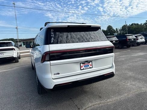 Used 2025 Lincoln Navigator L Reserve AWD/4WD image 30