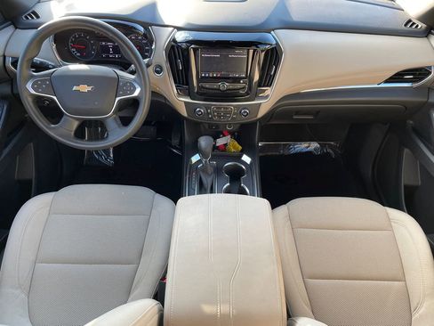 Used 2023 Chevrolet Traverse LS image 12