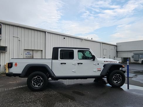Used 2023 Jeep Gladiator Mojave w/ Cold Weather Group AWD/4WD image 6